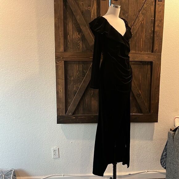 Sexy VELVET OFF SHOULDER ASYMMETRIC HEM High Slit Dress - Picture 5 of 13